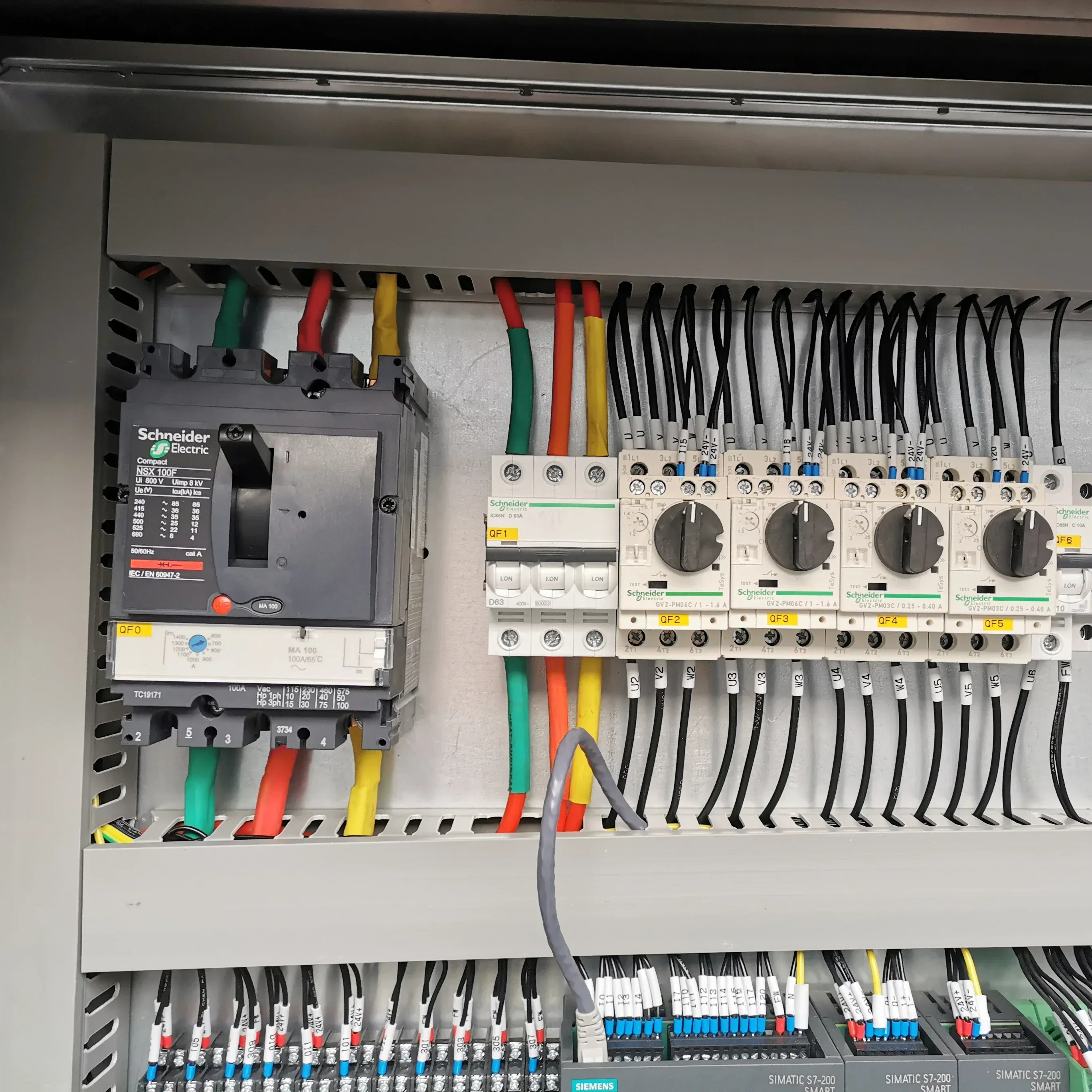 Outdoor Power Distribution Cab - огляд і ціна Outdoor Power Board Box